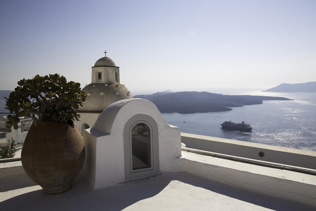 Trieris Villa&Suites Fira  Chambre photo